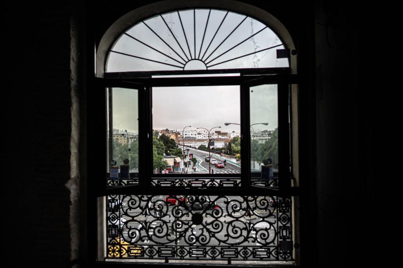 Hotel Lobby Sevilla Exterior foto View from the window of the palace